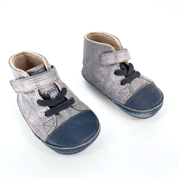 UGG Other - UGG Baby Roldan Gray Plaid Booties Leather Upper and Toe Cap Infant Size 2/3